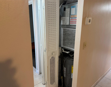 2860 Somerset Drive - Photo Thumbnail 30