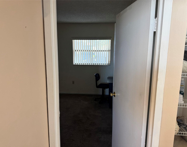2860 Somerset Drive - Photo Thumbnail 32