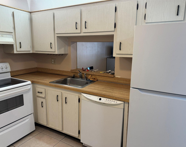 2860 Somerset Drive - Photo Thumbnail 15