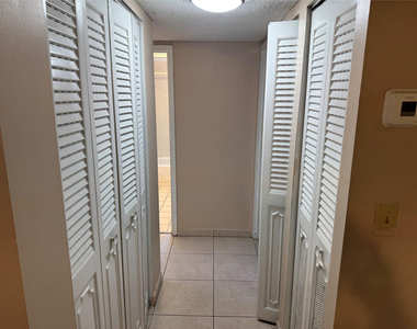 2860 Somerset Drive - Photo Thumbnail 29