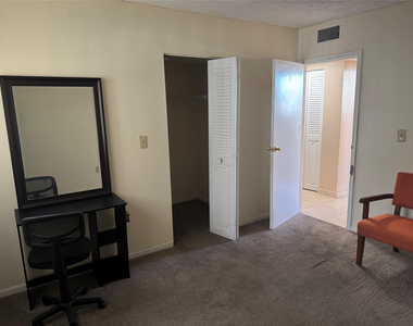 2860 Somerset Drive - Photo Thumbnail 35