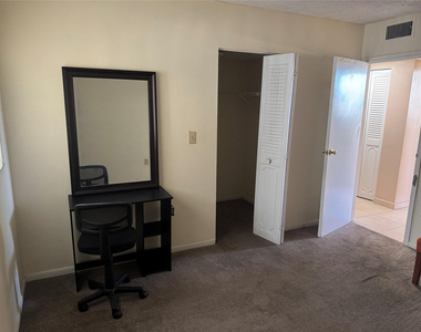 2860 Somerset Drive - Photo Thumbnail 36