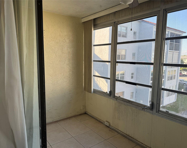 2860 Somerset Drive - Photo Thumbnail 23