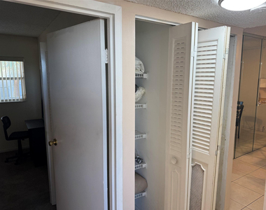 2860 Somerset Drive - Photo Thumbnail 31