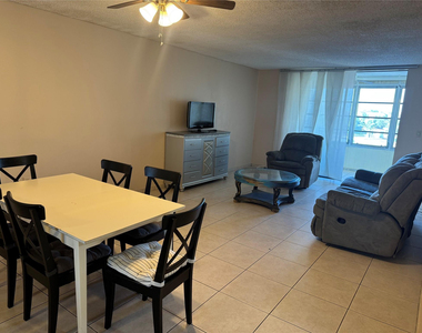 2860 Somerset Drive - Photo Thumbnail 18