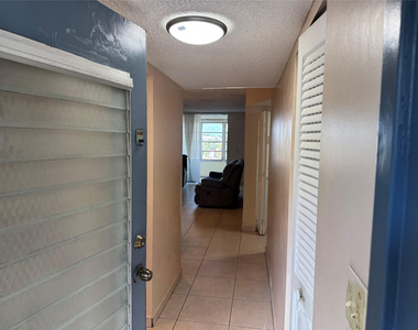 2860 Somerset Drive - Photo Thumbnail 13