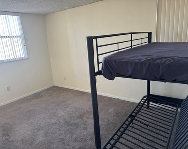 2860 Somerset Drive - Photo Thumbnail 41