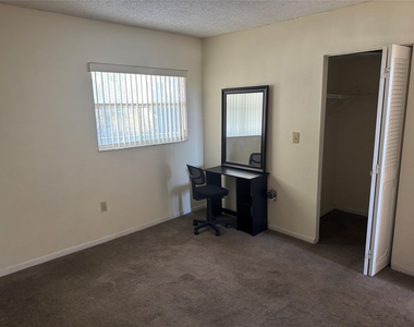 2860 Somerset Drive - Photo Thumbnail 33