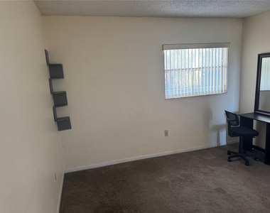 2860 Somerset Drive - Photo Thumbnail 34