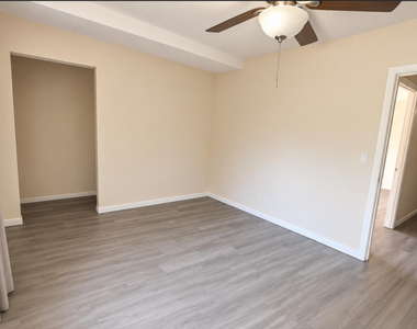 3007 Nw 68th Street - Photo Thumbnail 9