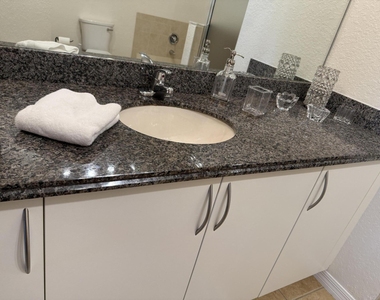 156 Sw Peacock Boulevard - Photo Thumbnail 7