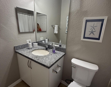 156 Sw Peacock Boulevard - Photo Thumbnail 10