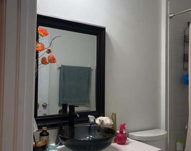 5250 Oakland Lake Circle - Photo Thumbnail 12