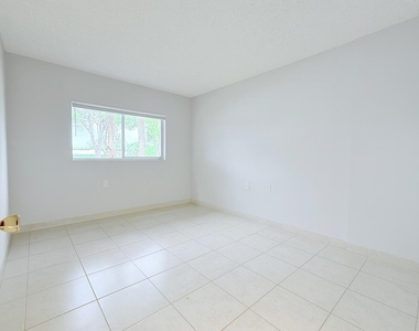 1127 Lake Terry Drive - Photo Thumbnail 11