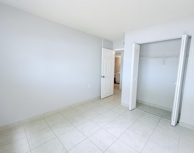1127 Lake Terry Drive - Photo Thumbnail 7