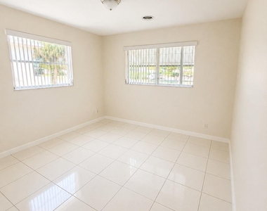 3614 Taylor Street - Photo Thumbnail 7