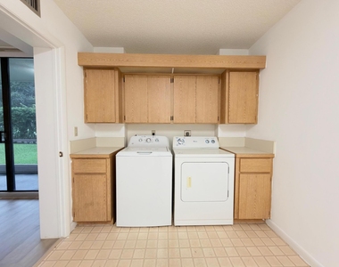 2581 Village Boulevard - Photo Thumbnail 9