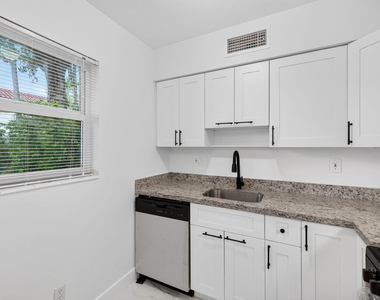 1821 Middle River Drive - Photo Thumbnail 9