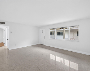 1821 Middle River Drive - Photo Thumbnail 4