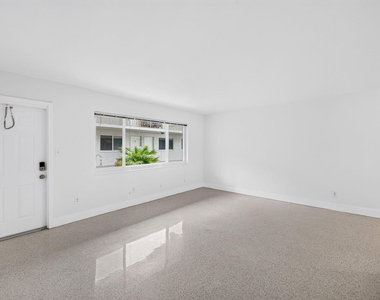 1821 Middle River Drive - Photo Thumbnail 3