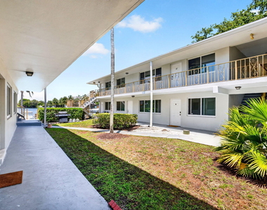 1821 Middle River Drive - Photo Thumbnail 16