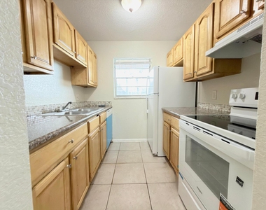 200 Croton Avenue - Photo Thumbnail 1