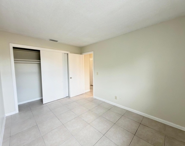 200 Croton Avenue - Photo Thumbnail 12