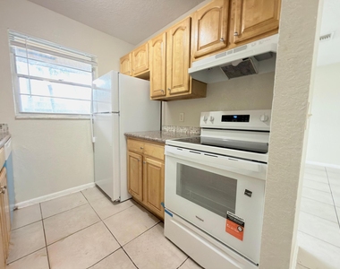 200 Croton Avenue - Photo Thumbnail 3