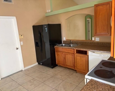3166 Sw Dimattia Street - Photo Thumbnail 10