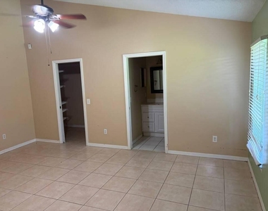 3166 Sw Dimattia Street - Photo Thumbnail 4