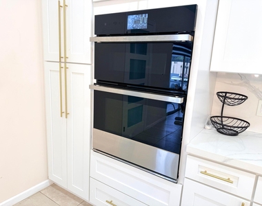 12390 Boneventure Drive - Photo Thumbnail 8