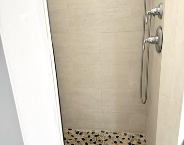 12390 Boneventure Drive - Photo Thumbnail 13