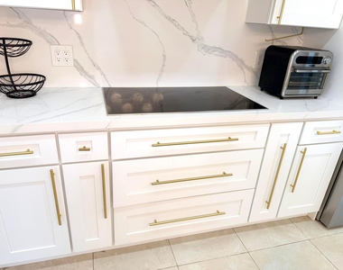 12390 Boneventure Drive - Photo Thumbnail 7
