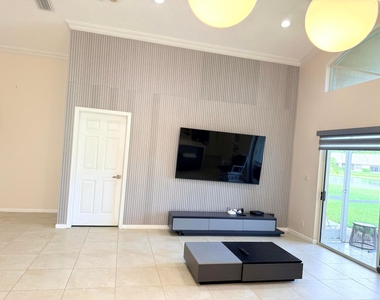12390 Boneventure Drive - Photo Thumbnail 3