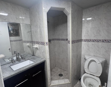 1321 Nw 43rd Avenue - Photo Thumbnail 8