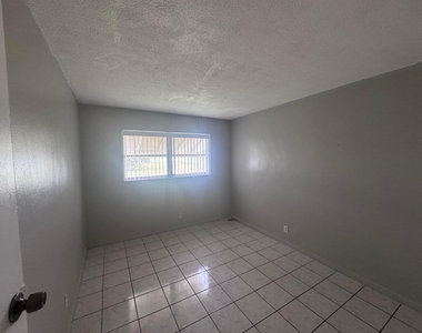 1321 Nw 43rd Avenue - Photo Thumbnail 6