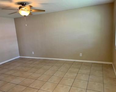 1851 Sw 25th Street - Photo Thumbnail 6