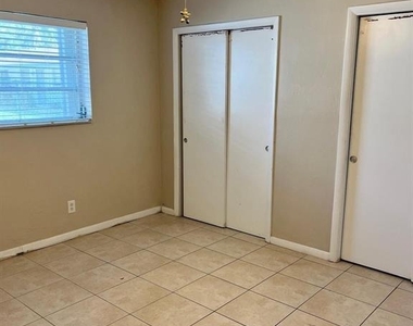 1851 Sw 25th Street - Photo Thumbnail 2