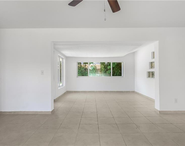2161 Ne 35th Street - Photo Thumbnail 3