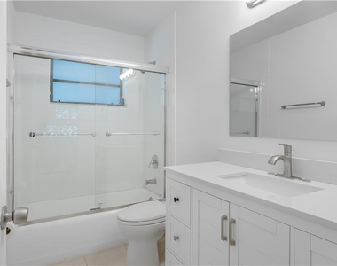 2161 Ne 35th Street - Photo Thumbnail 13