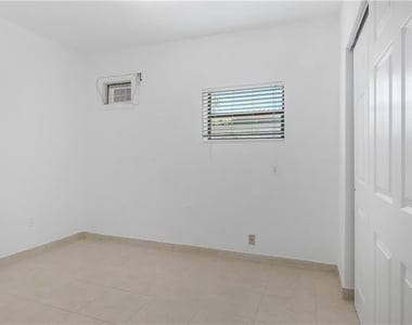 2161 Ne 35th Street - Photo Thumbnail 14