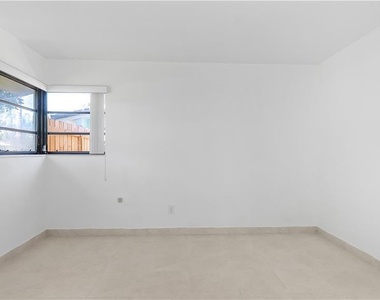 2161 Ne 35th Street - Photo Thumbnail 10
