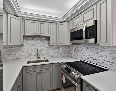 4836 Ne 23rd Avenue - Photo Thumbnail 10
