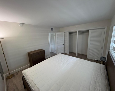 4836 Ne 23rd Avenue - Photo Thumbnail 14