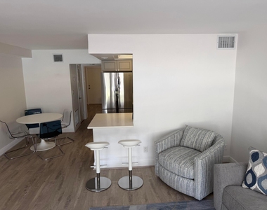 4836 Ne 23rd Avenue - Photo Thumbnail 7