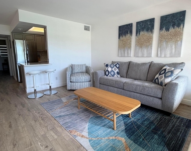 4836 Ne 23rd Avenue - Photo Thumbnail 4