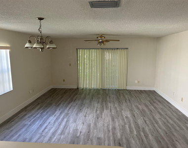 2941 Nw 92nd Avenue - Photo Thumbnail 5