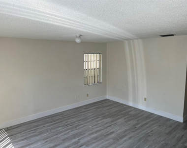 2941 Nw 92nd Avenue - Photo Thumbnail 1