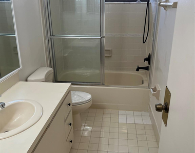 2941 Nw 92nd Avenue - Photo Thumbnail 12