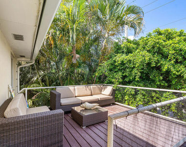 1029 Langer Way - Photo Thumbnail 8